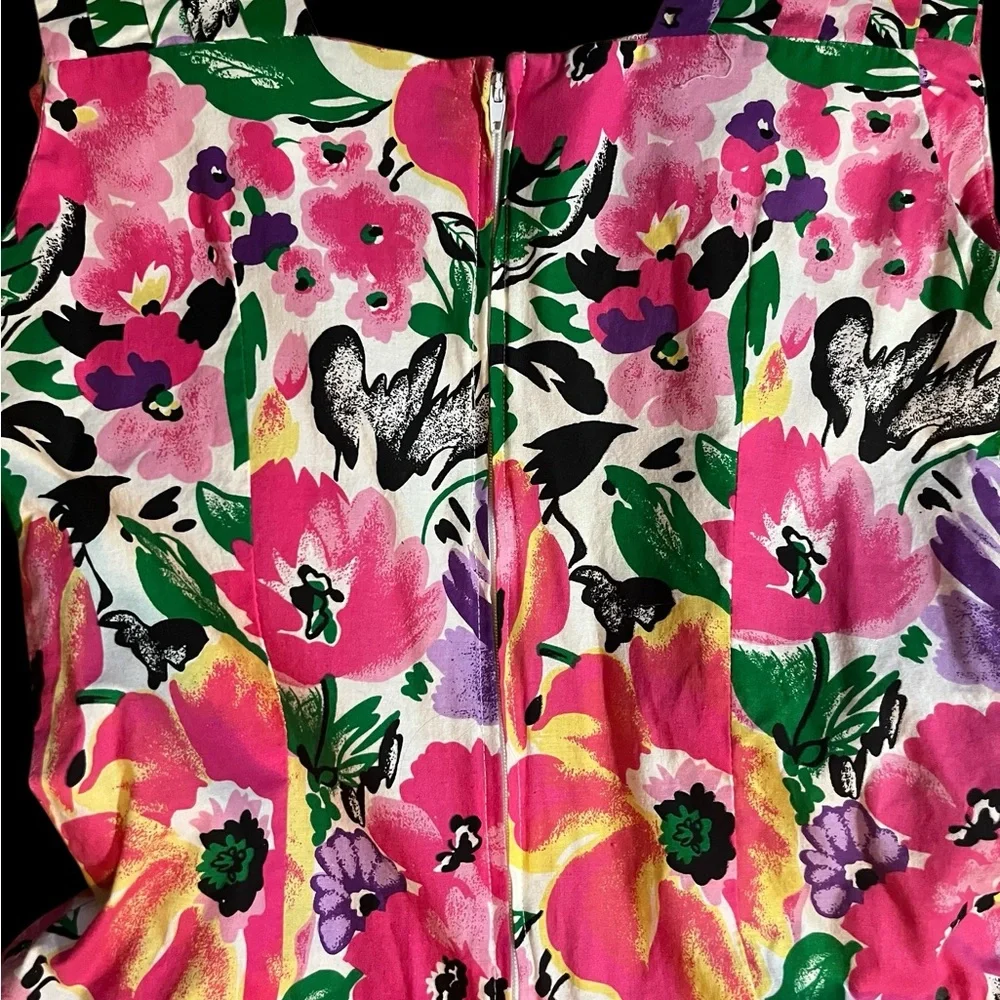 Fun Floral 90โs Dress with flair skirt - - Picture 6 of 13